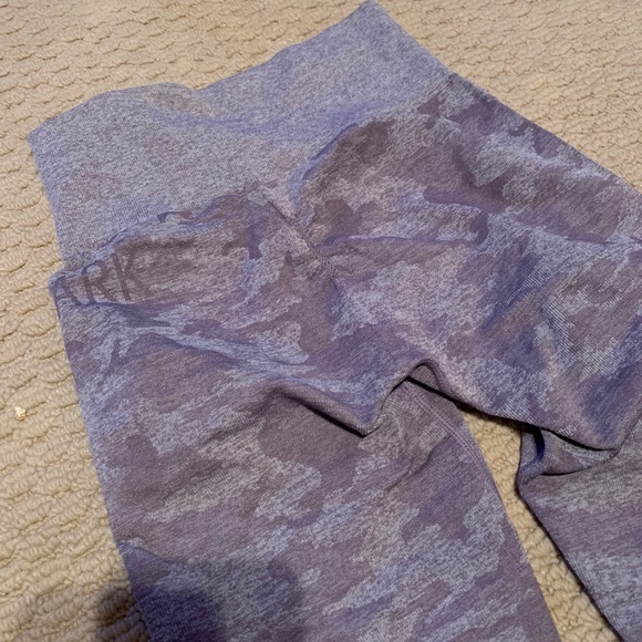 Original camo seamless Gymshark leggings in purple - Picture 6 of 8
